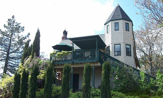Julian Bed & Breakfast | Eaglenest Bed & Breakfast