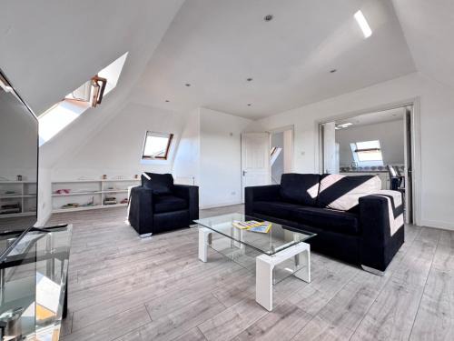 Ealing Common Apartment | Ealing Hight's-underground walking direct to Heathrow -shops