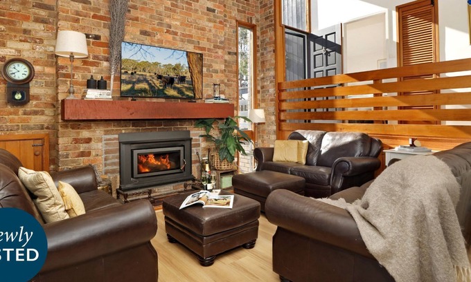 Paddys River Cottage | Ealu Farm - unwind in comfort with amazing rural views, outdoor entertaining & nearby wineries