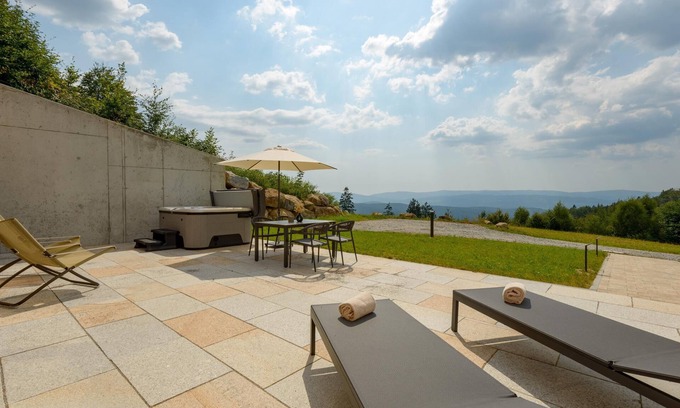 Bodenmais Ski Chalet | Earth house with far-reaching views of the valley - sauna and whirlpool