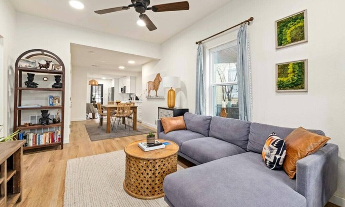 Central East Austin House | East 6th St Home with Private Sauna