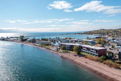 Grand Marais Apartment | East Bay Suites