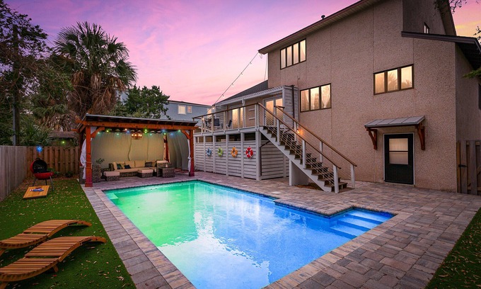 East Beach House | East Beach House w/Pool 5BR Sleeps 12 Marsh Front