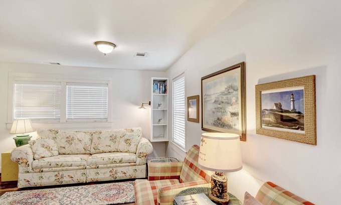 East Beach House | East Beach Bungalow Dog Friendly Best Deal on St. Simons