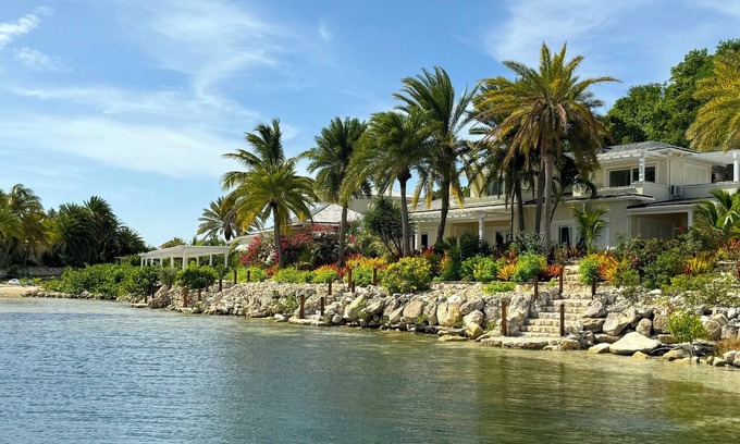 Willikies Villa | East End Antigua Boutique Beachfront Escape