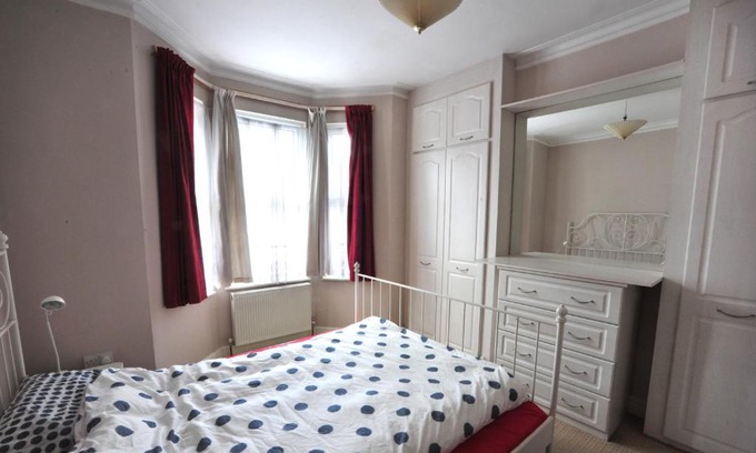 Canning Town Apartment | East End London Garden Flat
