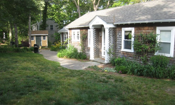 East Falmouth Cabin | East Falmouth, Waquoit Bay, Waterfront with Dock