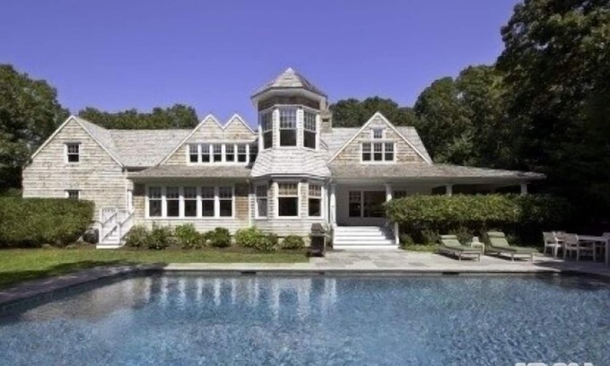 East Hampton House | East Hampton Gem With Heated Pool and Hot tub