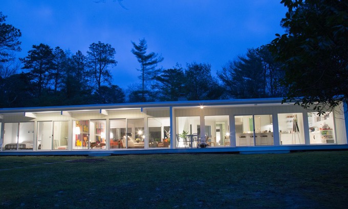 Northwest Harbor House | East Hampton Modern Home on Private 3-acre property with pool and tennis court