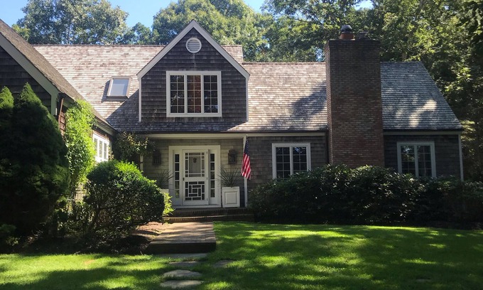East Hampton North House | East Hampton village quiet family rental, heated pool, tennis, pets welcome.