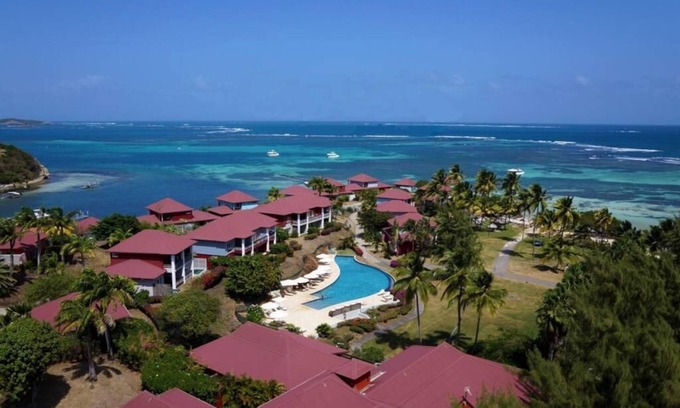 Tartane Villa | EAST KEYS Suite 127 Prestige: private pool, sea view, beach