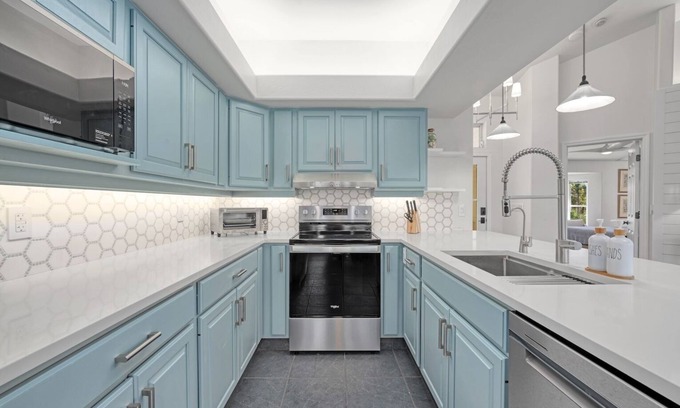 Sanibel House | East Lake Escape: Pet-Friendly, Near Algiers Beach