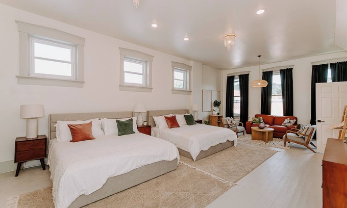 Madison Apartment | East Main Lofts - Boho 203