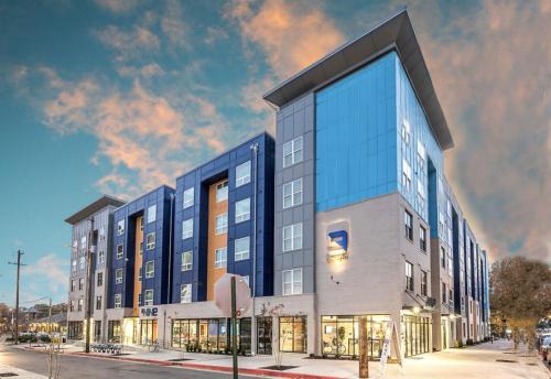 University District Apartment | East Memphis University District Apartments by Barsala