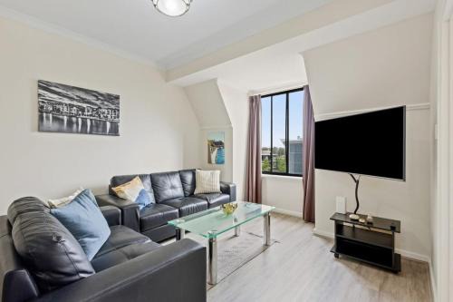 East Perth Apartment | East Perth Apartment with Free Wi-Fi and Parking