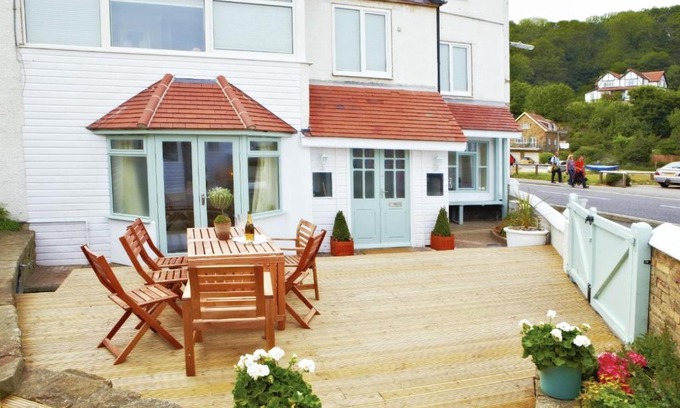 Sandsend Apartment | East Row Lodge