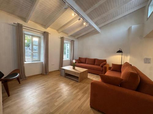 Plaka Apartment | East Side of Acropolis