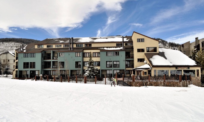 East Village at Copper Condo | East Village Walk To Super Bee Lift Restaurants and Shops Hot Tub Access