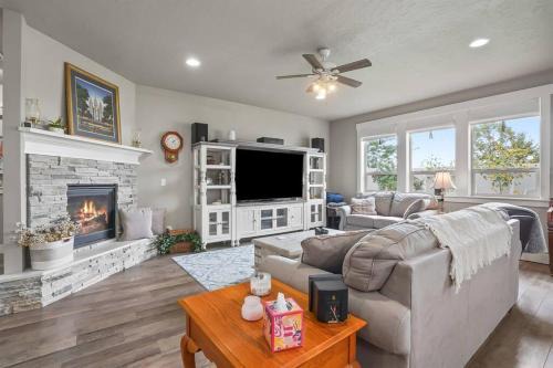 Nampa House | Easter Peak