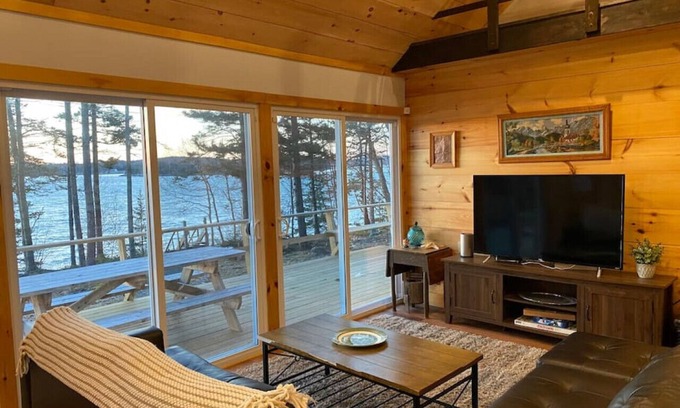 Deer Isle Cottage | Eastman's Seaside Cottage with Private Beach
