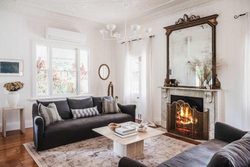Montville House | Eastnor House - Relax in Luxury