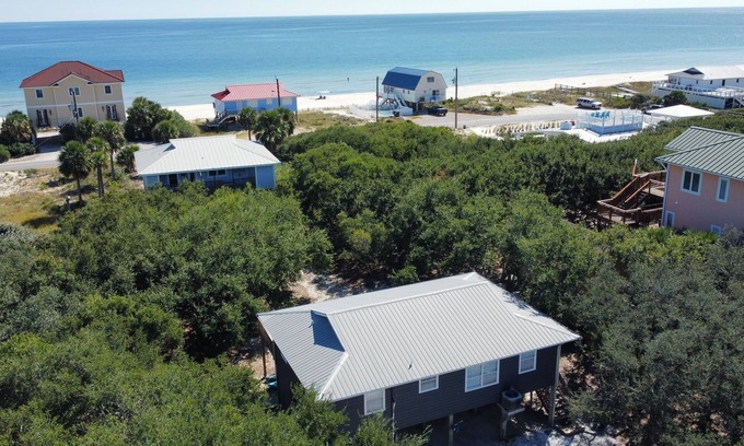 St. George Island Cottage | Easy Beach Access - 2 FREE BIKE RENTALS INCLUDED WITH YOUR STAY!