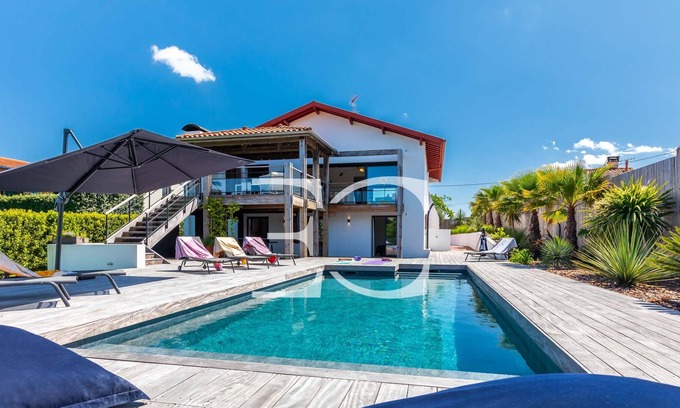 Arbonne House | Easy Clés-Standing Villa + heated Pool - 10 min from Biarritz