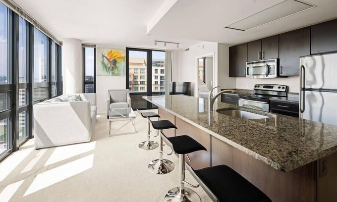 Pentagon City Apartment | Easy Downtown DC Access , 2BR w/Terrace + Gym