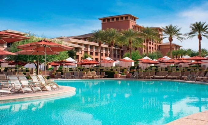 Kierland Condo | Easy Resort living in this 2BD Scottsdale condo with beautiful resort amenities for the family