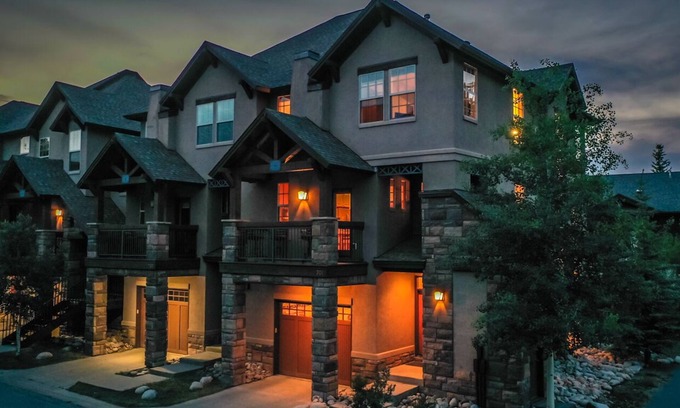 Winter Park House | Easy stroll to Summer Jazz Festival! Private Hot Tub 4 BR