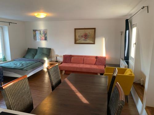 Krefeld Apartment | Easy travel: central apartment in Krefeld
