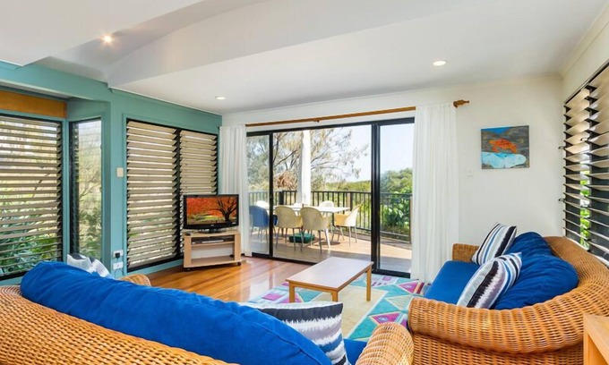 Point Lookout House | Easy walk to Home and Cylinder Beaches