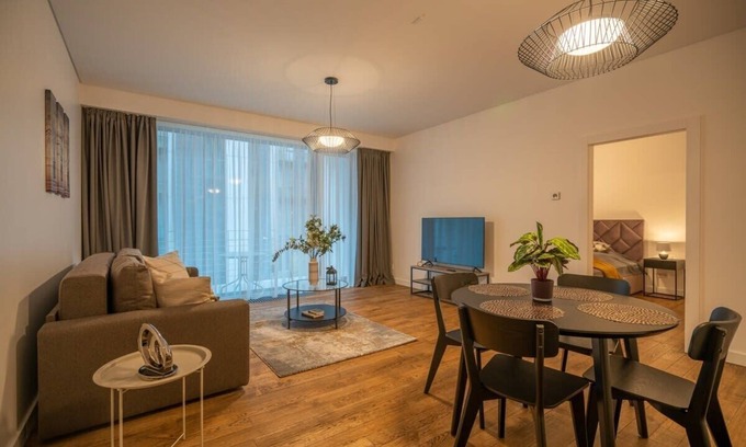 Centrs Apartment | Easyrooms Dzirnavu luxury apartment with balcony