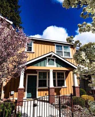 Old Southwest Apartment | Eat-Sleep-Stroll-Repeat! Walkable Midtown 2BR Home