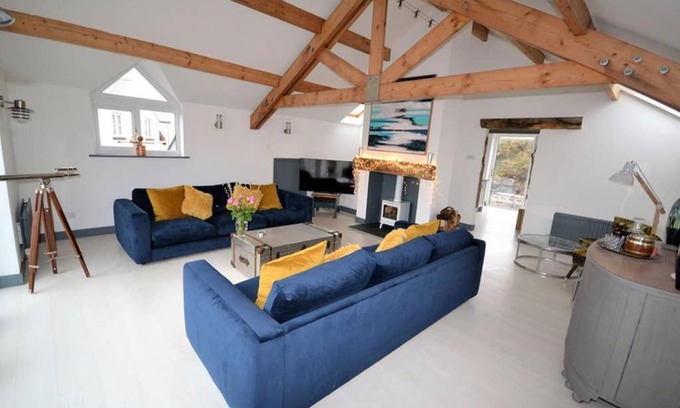 Trearddur Bay House | ECHO BEACH-LARGE 4 Bed BEACH HOUSE-TREARDDUR BAY
