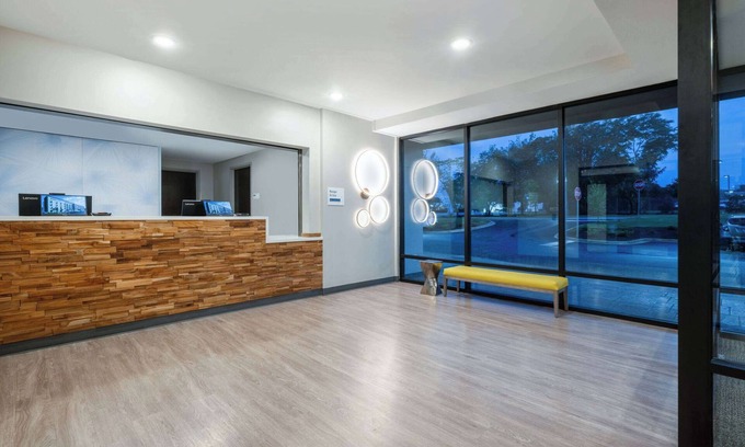 Madison Hotel | ECHO Suites Extended Stay by Wyndham Madison