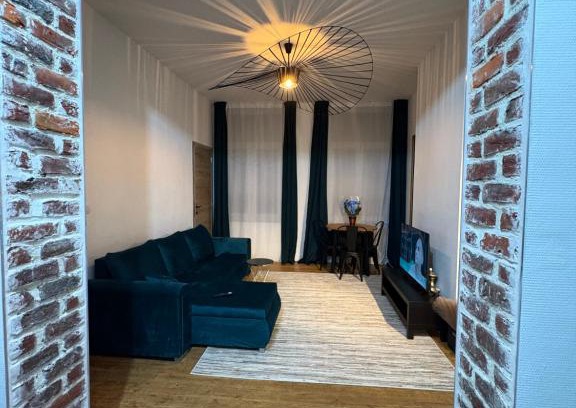 Plasky Apartment | Echoes of the Mirror