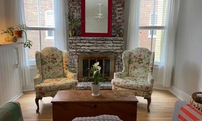Fan District Apartment | Eclectic 1 Bed Apt w/Parking in The Fan