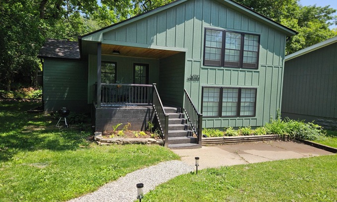 Elkhorn House | Eclectic 3 Bedroom Lake Wandawega Cabin