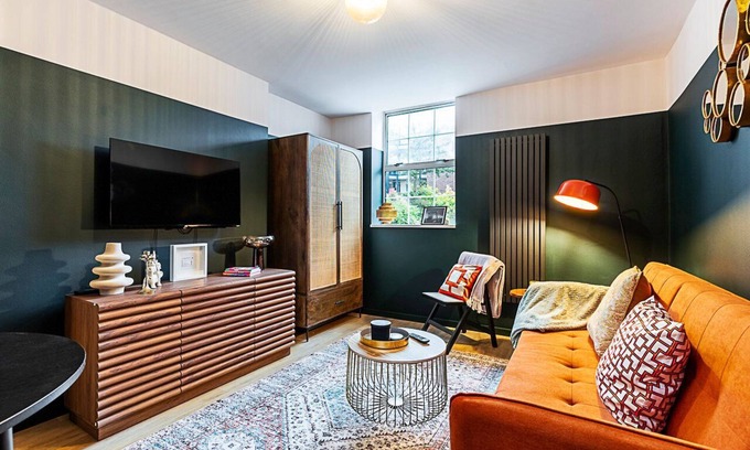 Whitechapel Apartment | Eclectic and Retro Flat in Spitalfields