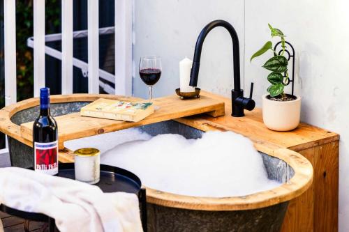 Blairgowrie House | Eclectic Cosy Bathhouse - Couples Retreat in Blair