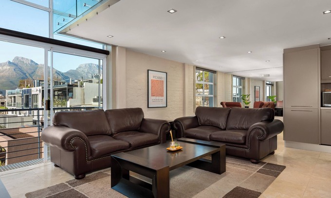 Cape Town City Centre Apartment | Eclectic Retreat in De Waterkant with Mountain Viewsn