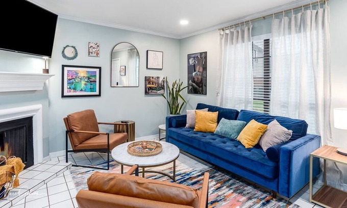 Springlake House | Eclectic Townhome