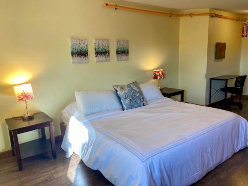 Pepin Apartment | Eclipse Condo - Beautiful 2 Bedroom Stay by Beach