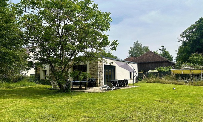 Lusigny-sur-Barse House | Eco 4-BR farmhouse near Lac d’Orient & Troyes – sleeps 10, garden, Wi-Fi