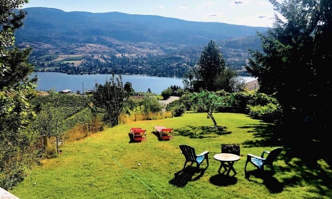 Okanagan-Similkameen Apartment | Eco-Chic Lakeview in the vines