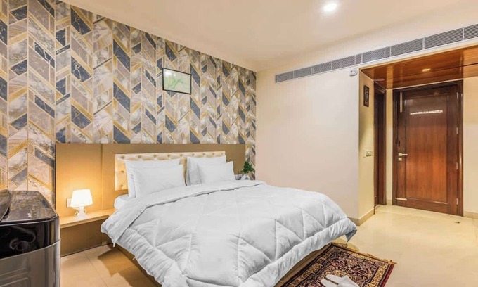 Sector 39 Apartment | Eco-friendly vibes, cozy space