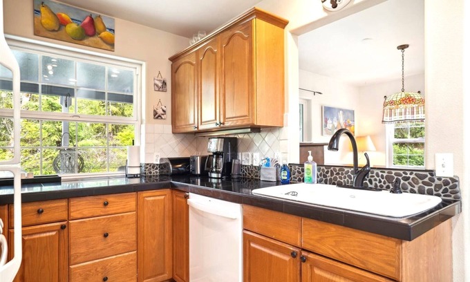 Cannon Beach House | Ecola Retreat - Beachcomber Vacation Homes