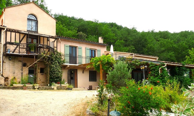 Saint-Ferriol Cottage | Ecological and peaceful country gîte in Cathar country, with horse accommodation