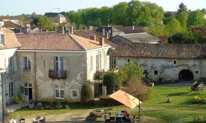 Champagne-Mouton House | Ecologis de Chantegrolle